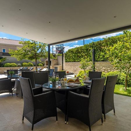 Luxury Villa Lucas With Heated Pool, Whirlpool, Sauna, 14 Pax Ποντστράνα Εξωτερικό φωτογραφία